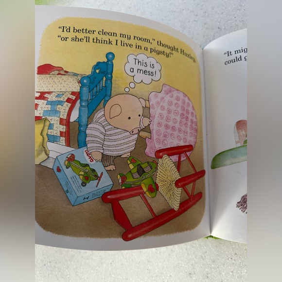 Huxley Pig's Airplane. Rodney Peppé
Children’s Hardcover Book Vintage - Picture 11 of 12